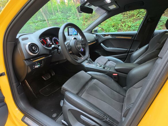 2016 Audi A3 III (8V) Рестайлинг, жёлтый - вид 8