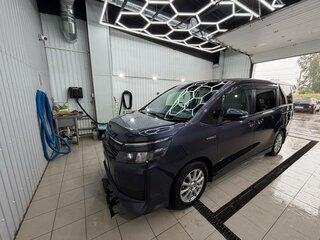 2016 Toyota Voxy III (R80), фиолетовый, 1790000 рублей, вид 5