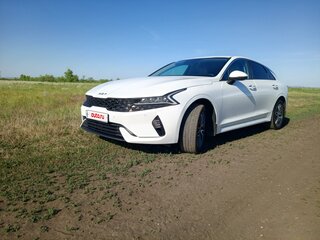2021 Kia K5 III, белый, 2400000 рублей, вид 1