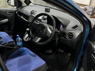 2013 Mazda Demio SkyActiv III (DE), синий, 590000 рублей, вид 5