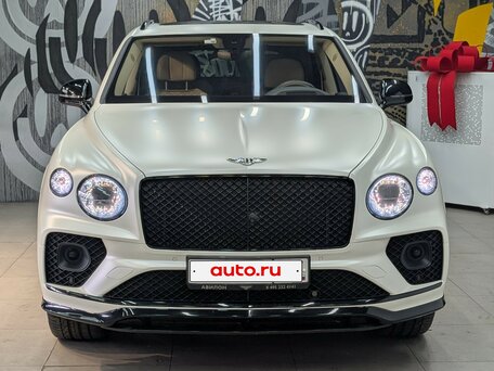 2021 Bentley Bentayga I Рестайлинг, белый, 20999000 рублей, вид 4