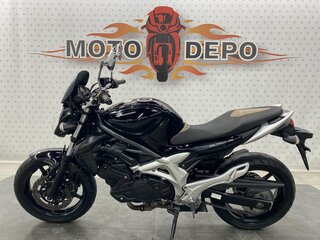2014 Suzuki SFV 400 Gladius, чёрный, 345000 рублей, вид 2