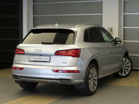 2020 Audi Q5 II (FY), серебристый, 3210000 рублей, вид 2