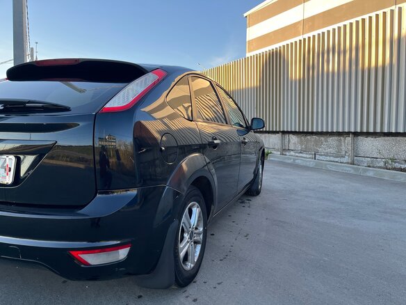 2010 Ford Focus II Рестайлинг, чёрный, 650000 рублей - вид 5