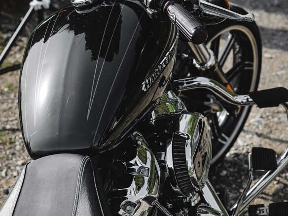 2020 Harley-Davidson Breakout, чёрный, 2300000 рублей - вид 1