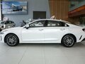 2025 Kia K5 III, белый, 3165000 рублей - вид 4