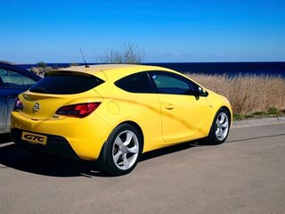 2013 Opel Astra GTC J Рестайлинг, жёлтый, 920000 рублей, вид 2
