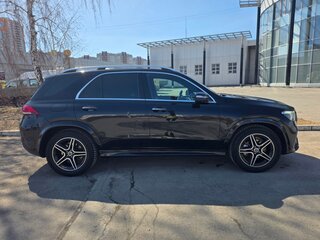 2020 Mercedes-Benz GLE 300 d II (V167), чёрный, 7649999 рублей, вид 4