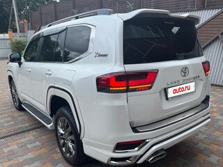 2021 Toyota Land Cruiser 300 Series, белый, 13900000 рублей, вид 5