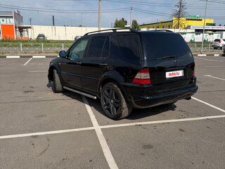 1998 Mercedes-Benz M-Класс 320 I (W163), чёрный, 550000 рублей, вид 4