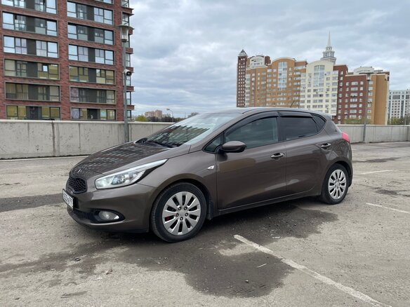 2012 Kia Ceed II, коричневый, 770000 рублей