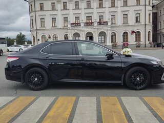 2021 Toyota Camry VIII (XV70) Рестайлинг, чёрный, 3290000 рублей, вид 3