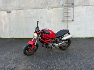 2008 Ducati Monster 696, красный, 350000 рублей, вид 2