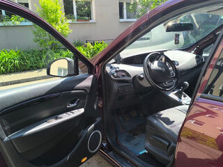 2012 Renault Scenic III Рестайлинг, красный, 915000 рублей, вид 4