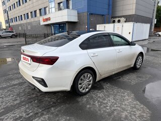 2021 Kia Cerato IV Рестайлинг, белый, 1650000 рублей, вид 4