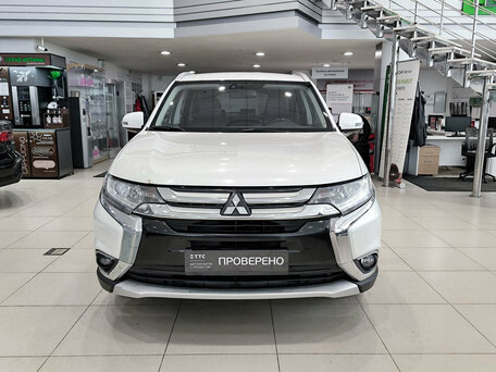 2015 Mitsubishi Outlander III Рестайлинг 2, белый, 1330000 рублей, вид 2