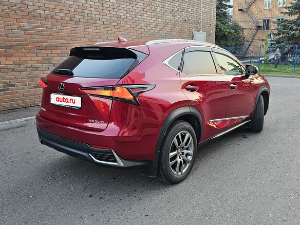 2019 Lexus NX 200 I Рестайлинг, красный, 3650000 рублей - вид 9