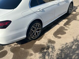 2020 Mercedes-Benz E-Класс 220 d V (W213, S213, C238) Рестайлинг, белый, 6350000 рублей, вид 4