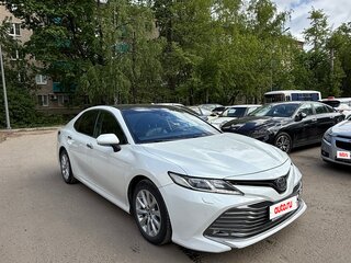 2018 Toyota Camry VIII (XV70), белый, 2600000 рублей, вид 2