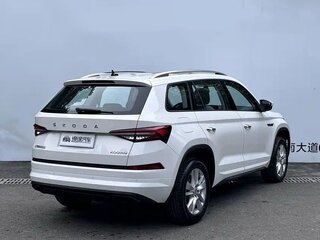 2025 Skoda Kodiaq I Рестайлинг, белый, 3422000 рублей, вид 4