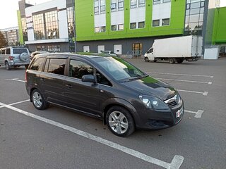 2010 Opel Zafira B Рестайлинг, серый, 590000 рублей, вид 3