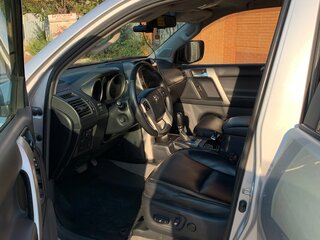 2010 Toyota Land Cruiser Prado 150 Series, серебристый, 2500000 рублей, вид 5