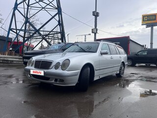 2000 Mercedes-Benz E-Класс 220 II (W210, S210) Рестайлинг, серебристый, 940000 рублей, вид 4