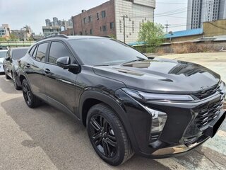2023 Chevrolet Trax II, чёрный, 1970000 рублей, вид 1