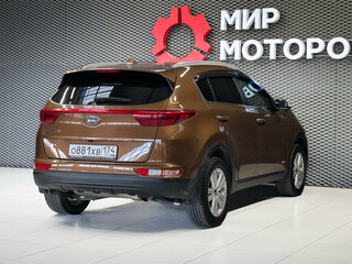 2017 Kia Sportage IV, коричневый, 1630000 рублей, вид 4