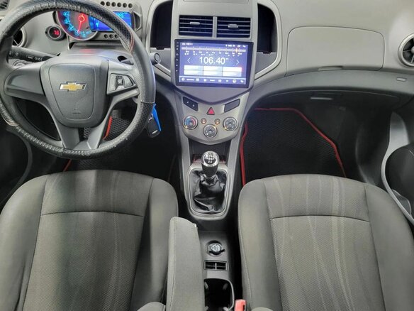 2013 Chevrolet Aveo II, серебристый - вид 16