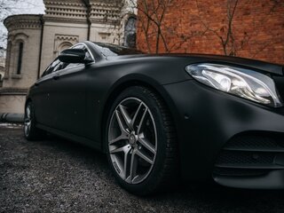 2020 Mercedes-Benz E-Класс 200 V (W213, S213, C238), чёрный, 3000000 рублей, вид 2