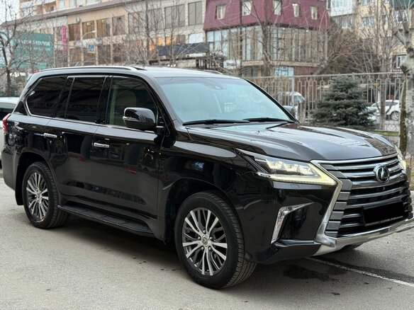 2016 Lexus LX 570 III Рестайлинг 2, чёрный, 8990000 рублей