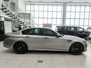 2017 BMW M5 VI (F90), серый, 7099000 рублей, вид 4