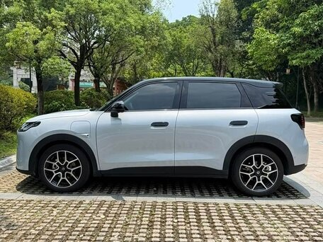 2026 Leapmotor A10 53 kWh, голубой, 2350000 рублей, вид 4