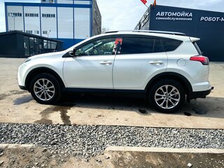 2016 Toyota RAV4 IV (XA40) Рестайлинг, белый, 2500000 рублей, вид 3