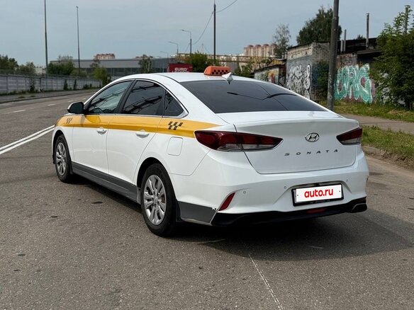 2019 Hyundai Sonata VII (LF) Рестайлинг, белый, 1250000 рублей - вид 3