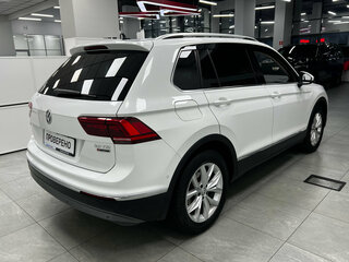 2017 Volkswagen Tiguan II, белый, 1850000 рублей, вид 3