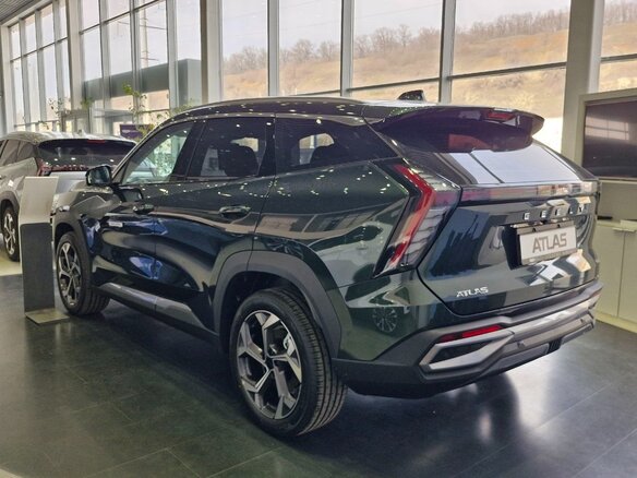2025 Geely Atlas II, зелёный, 3760990 рублей - вид 3