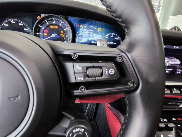 2020 Porsche 911 Carrera 4S VIII (992), серый, 13300000 рублей - вид 25