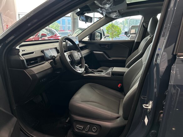 2026 Toyota RAV4 VI (XA60), синий, 4530000 рублей - вид 11