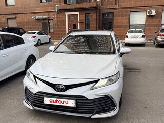 2018 Toyota Camry VIII (XV70), белый, 1900000 рублей, вид 1