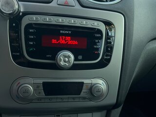2010 Ford Focus II Рестайлинг, белый, 600000 рублей, вид 4