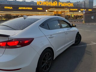2017 Hyundai Elantra VI (AD), белый, 1350000 рублей, вид 4