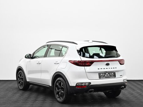 2021 Kia Sportage IV Рестайлинг, белый, 2395000 рублей, вид 4