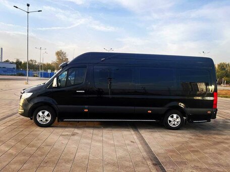 2018 Mercedes-Benz Sprinter, чёрный, 8500000 рублей, вид 2