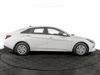 2022 Hyundai Elantra VII (CN7), белый, 2045000 рублей, вид 4