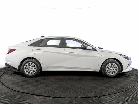 2022 Hyundai Elantra VII (CN7), белый, 2045000 рублей - вид 3
