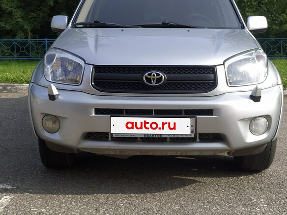 2005 Toyota RAV4 II (XA20) Рестайлинг, серебристый, 950000 рублей