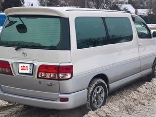 2001 Toyota Regius I Рестайлинг, белый, 1200000 рублей, вид 5