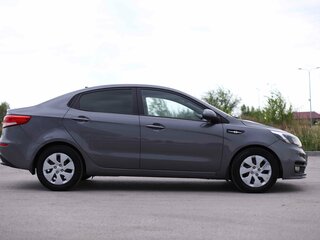 2017 Kia Rio III Рестайлинг, серый, 946433 рублей, вид 4